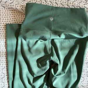 Sea foam green Wunder Under | size 4